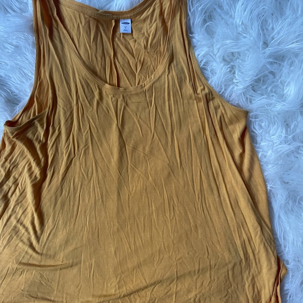 Set of 2 old navy tank tops